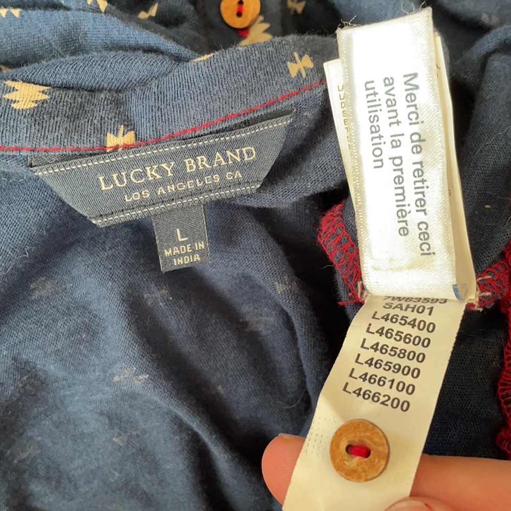 Lucky brand button up top - Picture 5 of 6